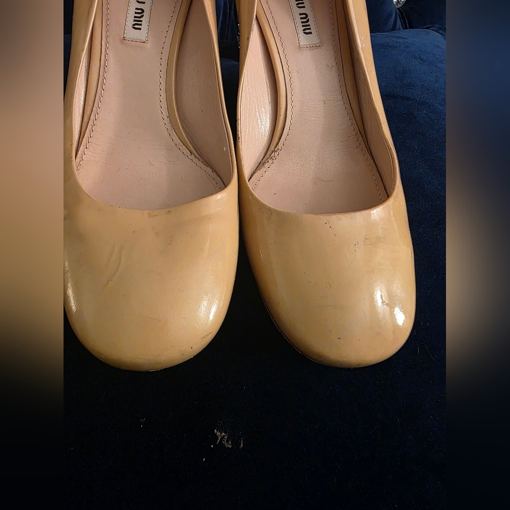 MIU MIU Patent leather Pumps. Size 39 (US 9) - Picture 5 of 12